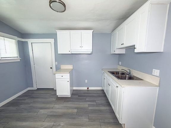 4th image of 5225 Maywood Ave #2