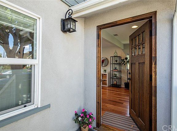 3rd image of 733 Sapphire St
