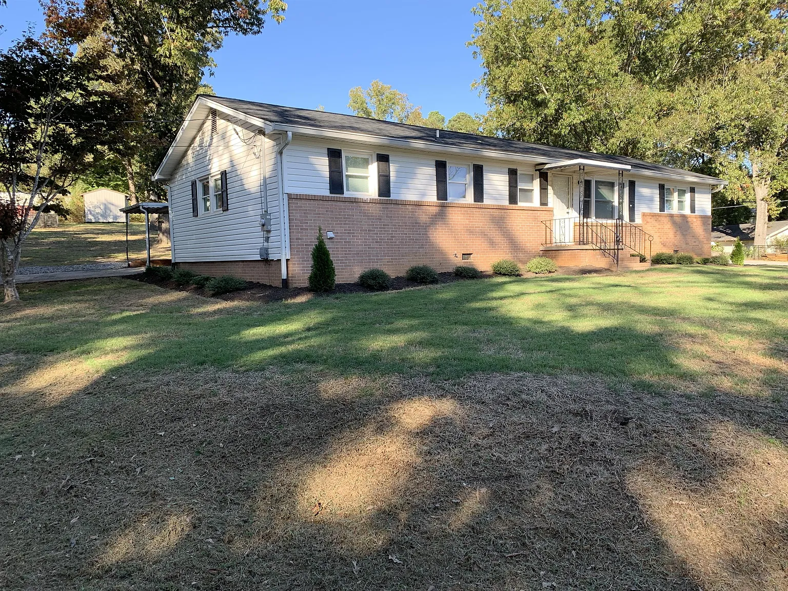 115 Carole Dr. - 115 — Photo 2