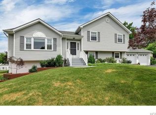 60 Decker Dr, Washingtonville, NY 10992
