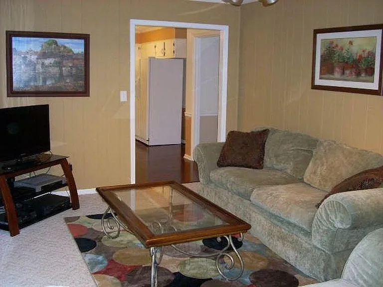 1295 Seven Springs Cir — Photo 12