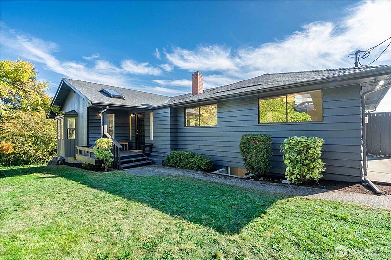 3rd image of 21304 5th Avenue S