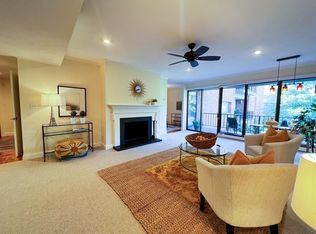 75 Grove St APT 223, Wellesley, MA 02482