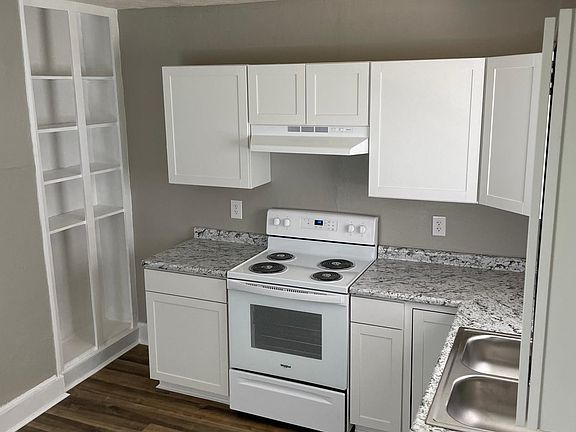 Kitchen with pantry area