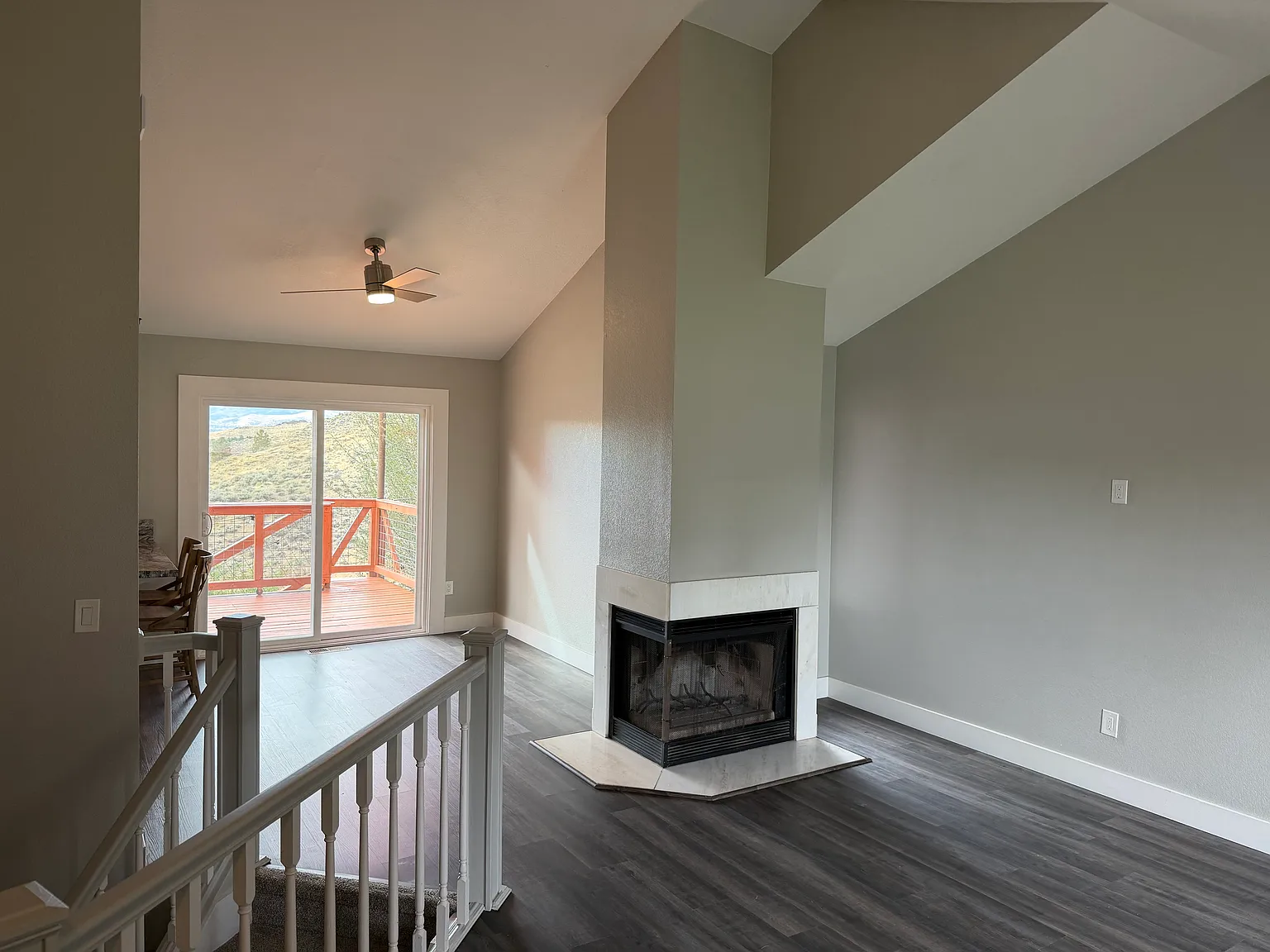 3 bed, 2.5 bath, 1416 sqft, $2,500 — Photo 3