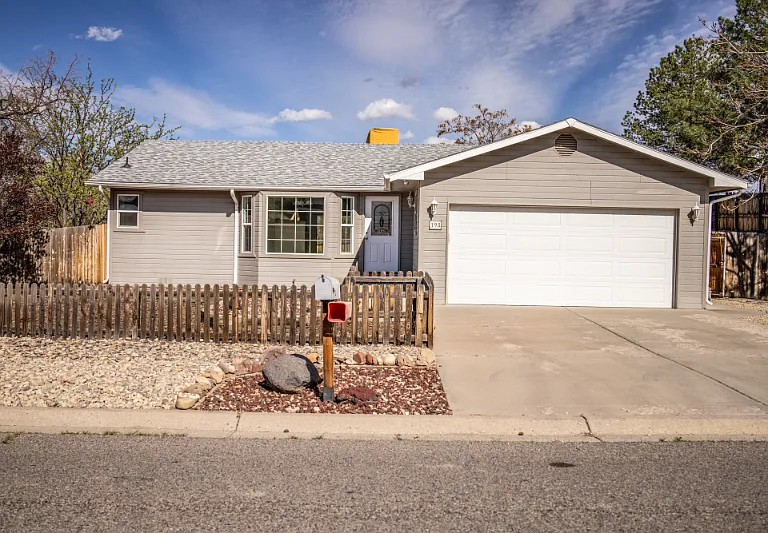 198 Rincon Dr — Photo 1