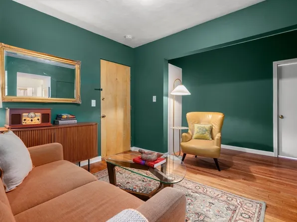 1404 Commonwealth Ave APT 17, Boston, MA 02135