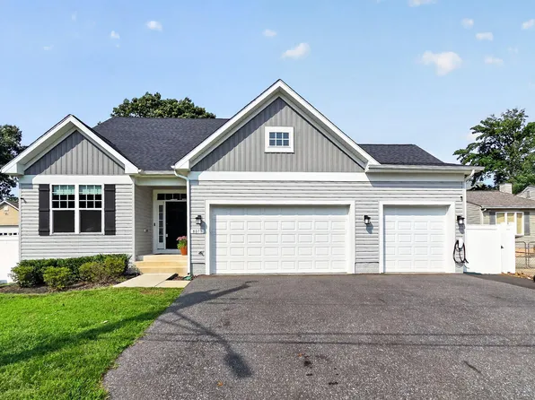 8071 Woodholme Cir, Pasadena, MD 21122