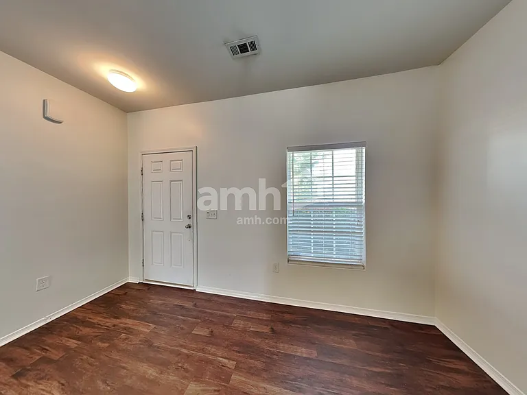 4430 Kiddle Ln — Photo 9