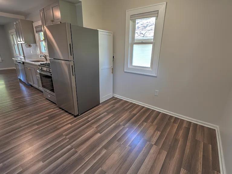 516 N Logan St — Photo 15