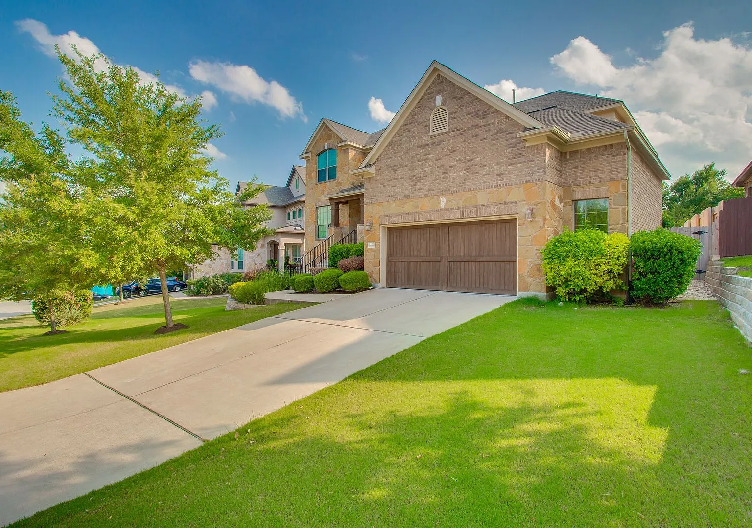 12221 Montclair Bend Austin, TX 78732 — Photo 2