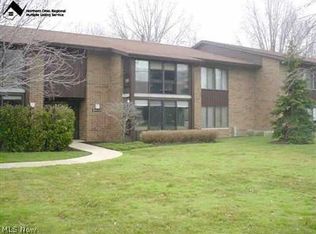 22962 Maple Ridge Rd, North Olmsted, OH 44070