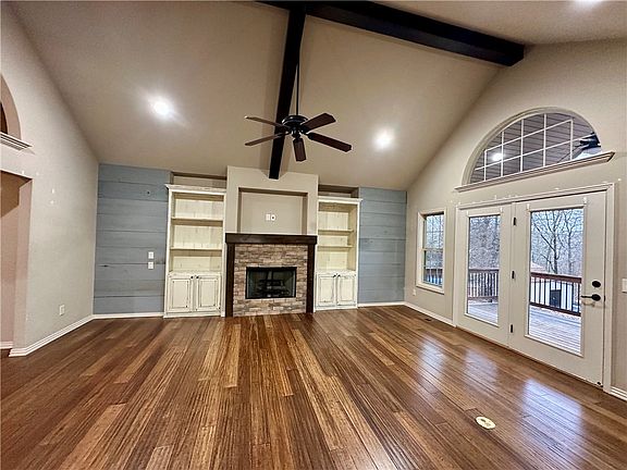5th image of 7 Mary Ann Ln