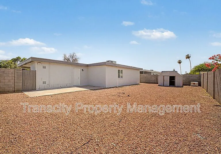 4328 E Saint Catherine Ave — Photo 17