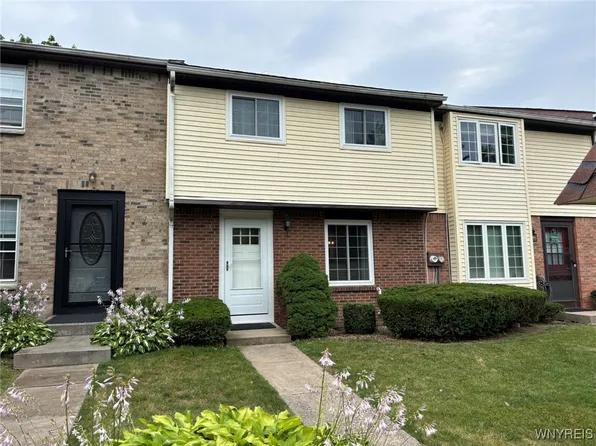 188 Stepping Stone Ln, Orchard Park, NY 14127