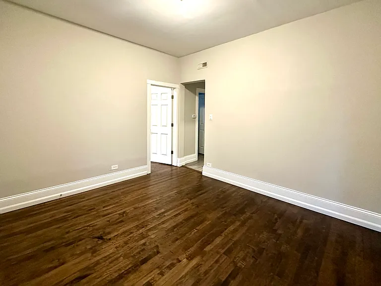 909 N Leavitt St #2R — Photo 6