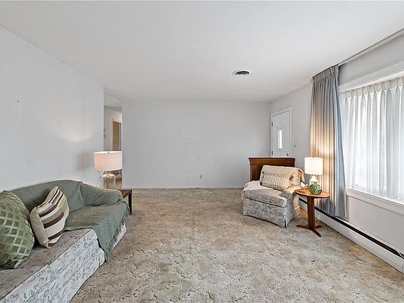 3rd image of 4417 Schlegel Ave