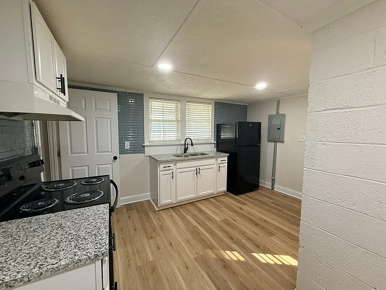 514 Manchester St SE — Photo 6