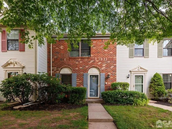 133 Pear Tree Ln, Franklin Park, NJ 08823