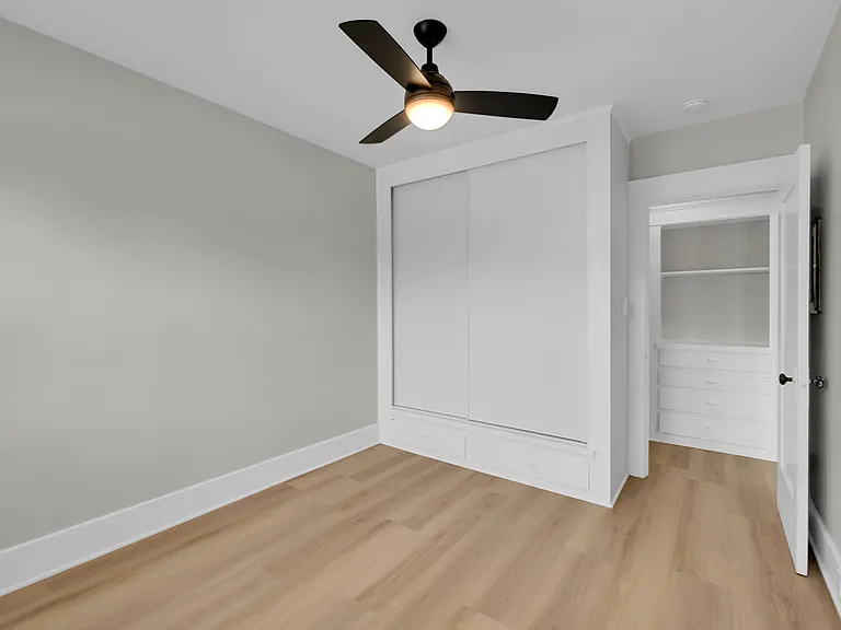 1922 Howard Ave #1922 — Photo 15