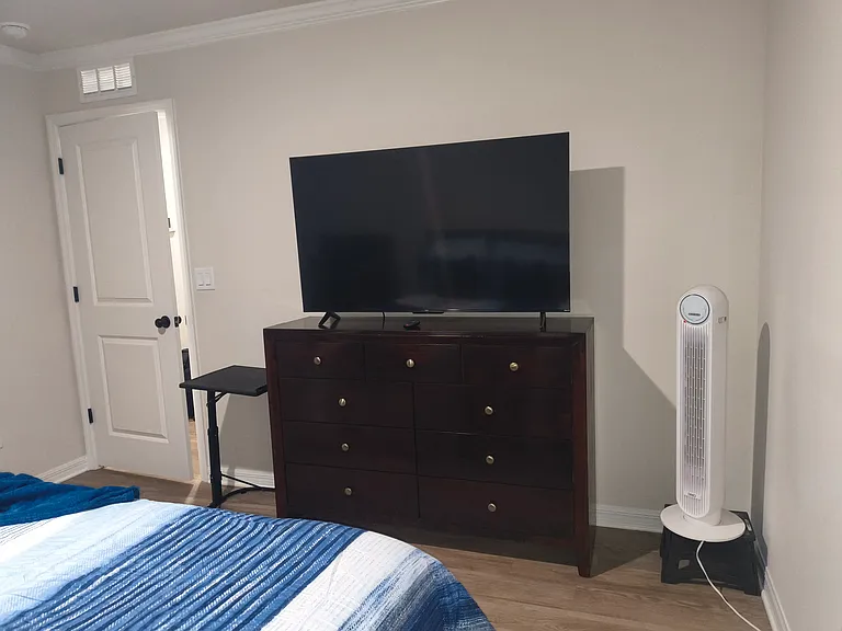 8 Unique Ct #B — Photo 36
