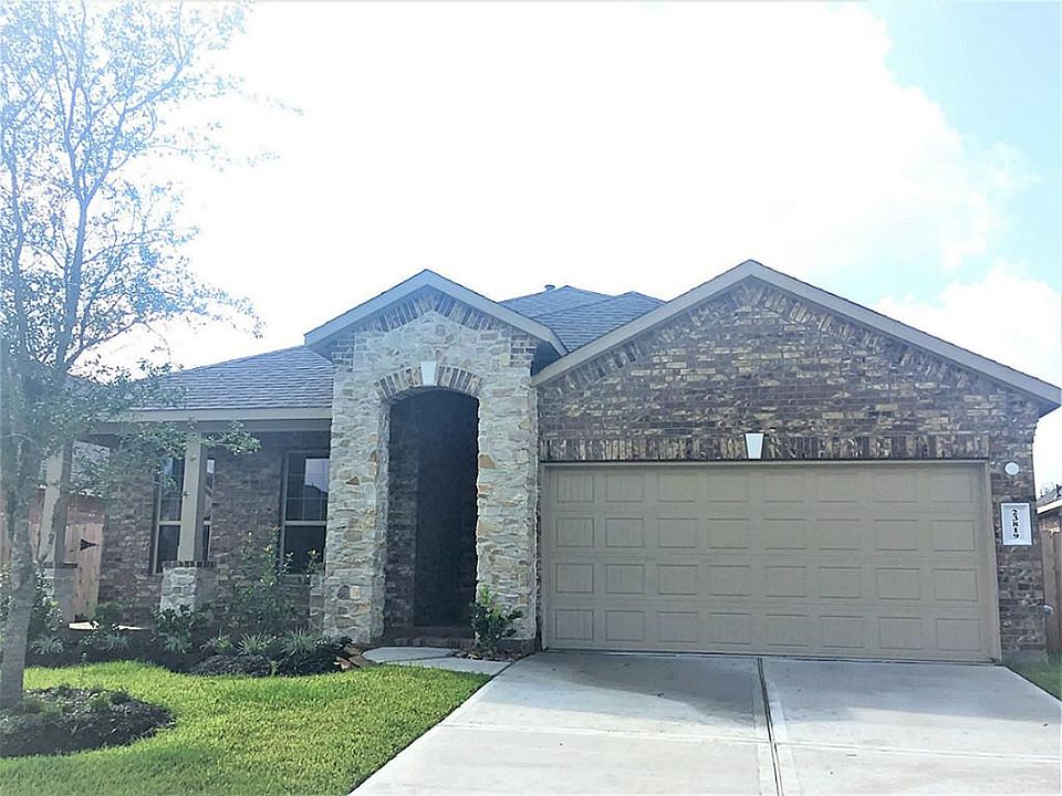1st image of 23819 Giardini Dr