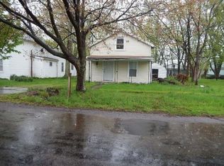28 Elm St, Fredonia, NY 14063