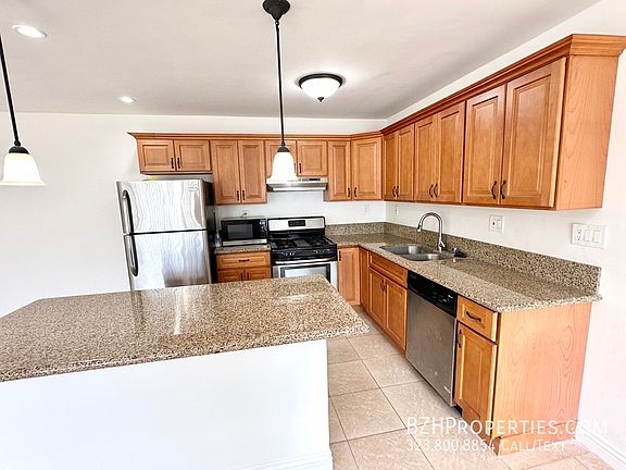 5th image of 7209 Willoughby Ave APT 11