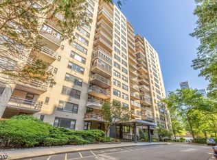 201 Saint Pauls Ave, Jersey City, NJ 07306