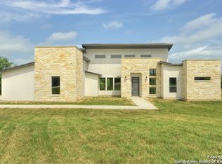 516 Wagon Train Rd, La Vernia, TX 78121