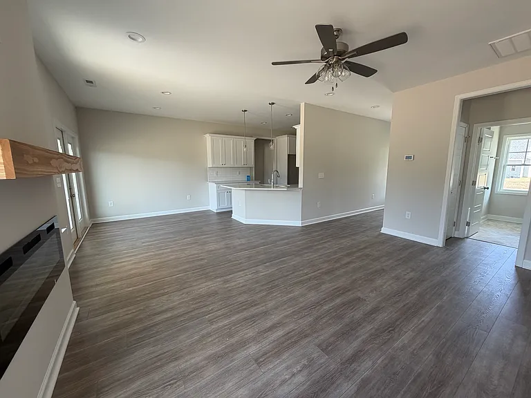 405 Creeks Edge Dr — Photo 3