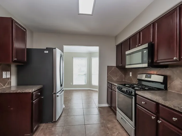 7215 Fox Scene Dr — Photo 7