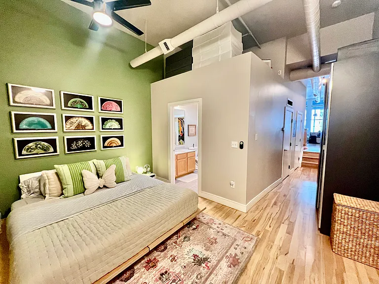 2441 N Broadway #102 — Photo 9