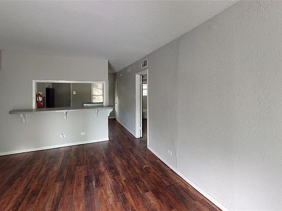 4th image of 3120 Santa Fe St APT 6