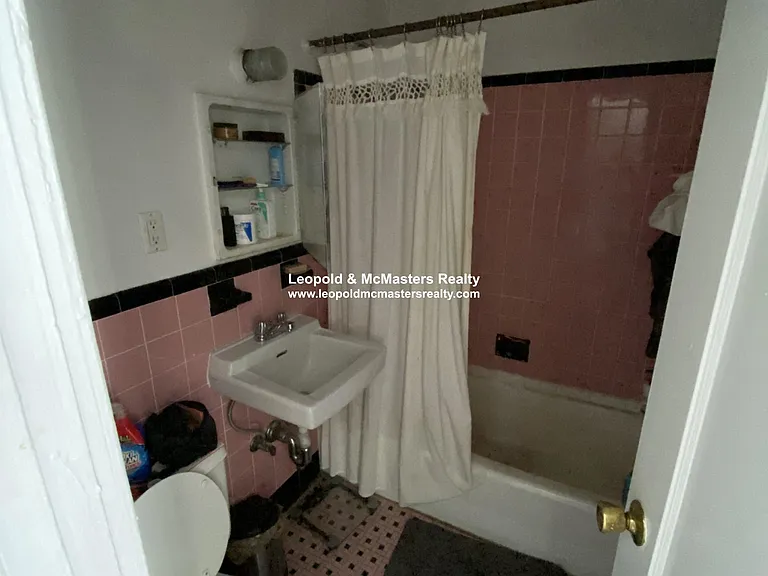 Garden - Grove St Apartments — Photo 15