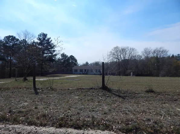 1357 Old English Rd, Lugoff, SC 29078