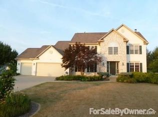 5668 Montville Lakes Blvd, Medina, OH 44256