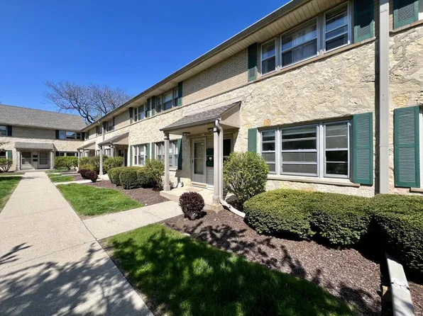 4912 North Shoreland AVENUE, Whitefish Bay, WI 53217