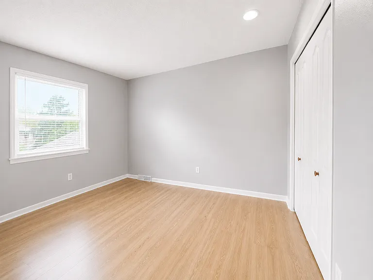 1400-1528 La Chateau Dr — Photo 6