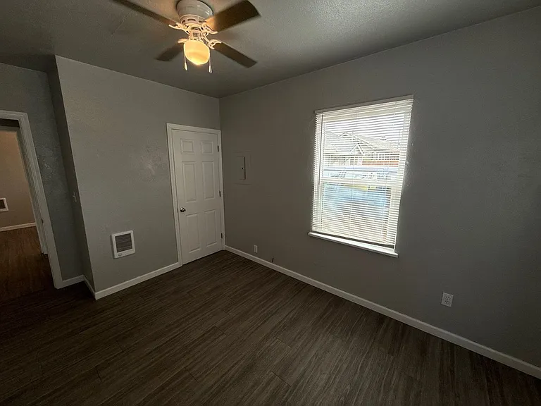 1237 Nandina St #1 — Photo 13