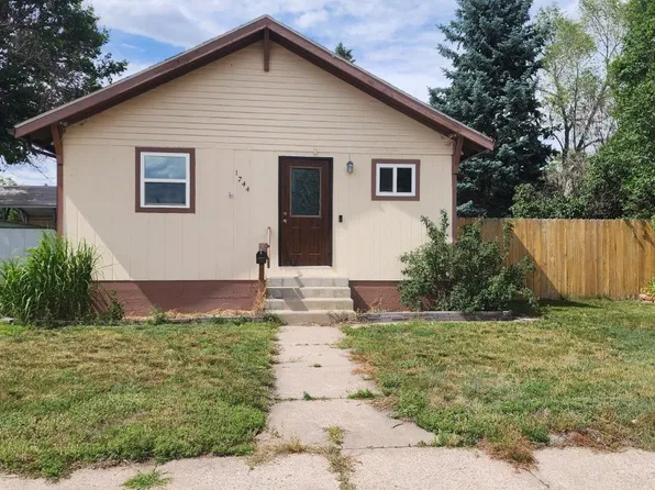 1744 Dodge St, Sidney, NE 69162