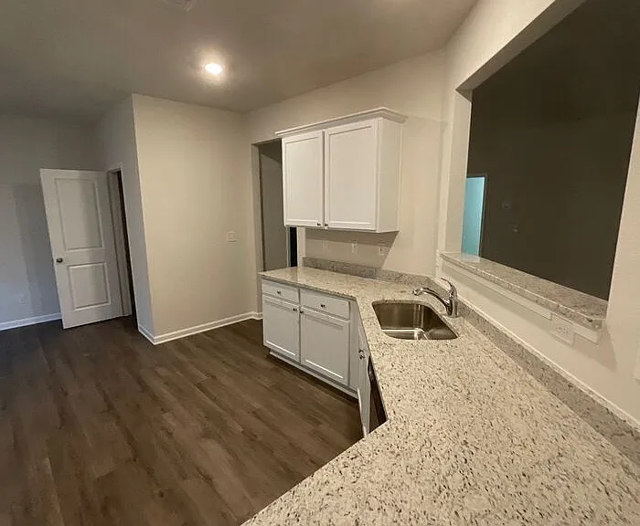 1267 Fendt Dr — Photo 5