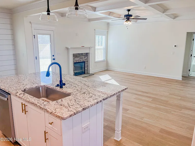 2426 Laurens St — Photo 6