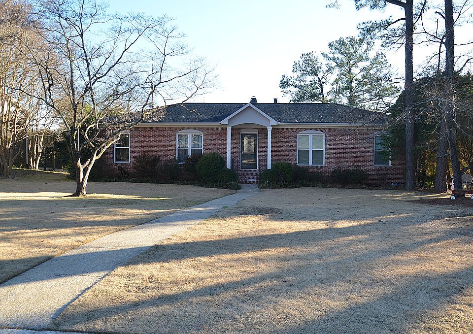 1752 Carovel Circle