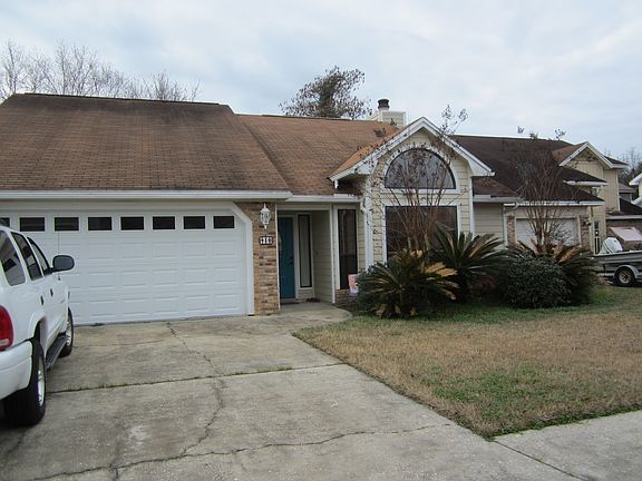 4th image of 418 Village Ct