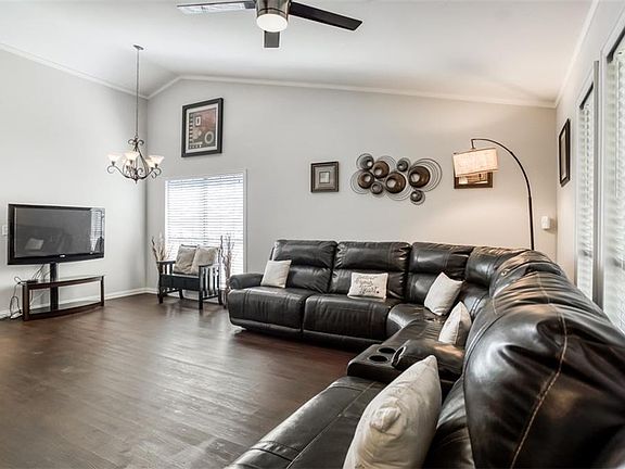 5th image of 5741 Diana Dr