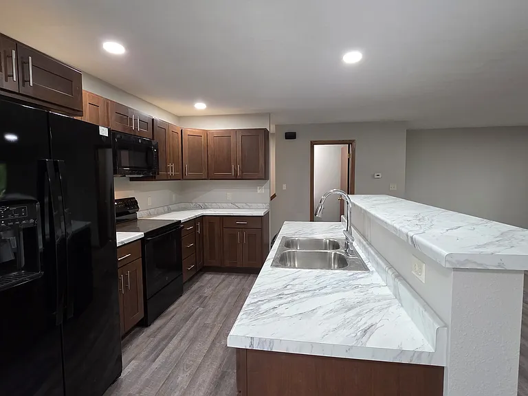 1505 Orchard Dr — Photo 5