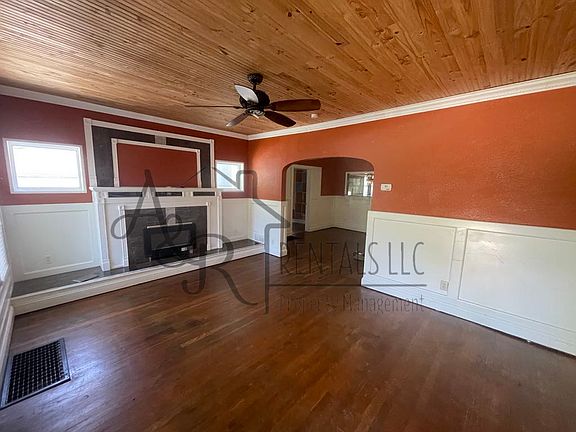 4th image of 403 W Quincy St