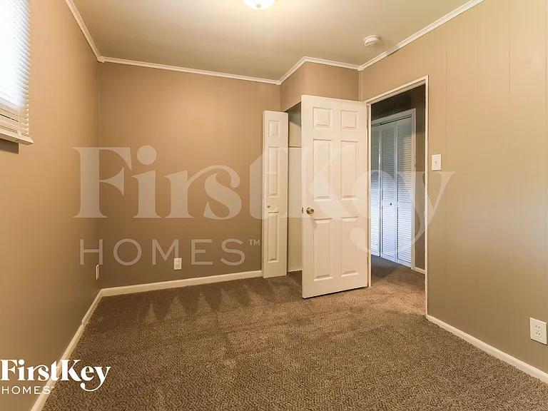 67 Austin Ave — Photo 14