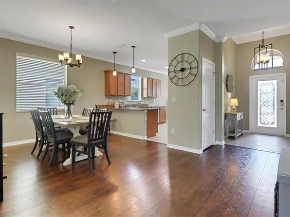 2391 Heydon CIR E, NAPLES, FL 34120